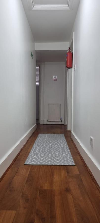 Cricklewood Broadway Guest Home London Exteriör bild