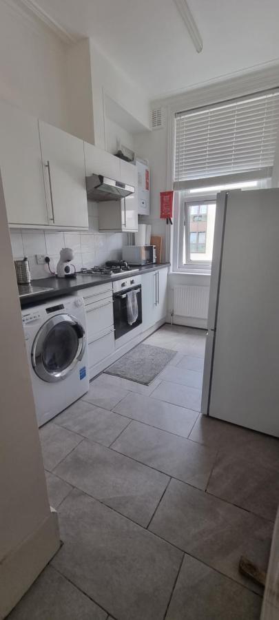 Cricklewood Broadway Guest Home London Exteriör bild