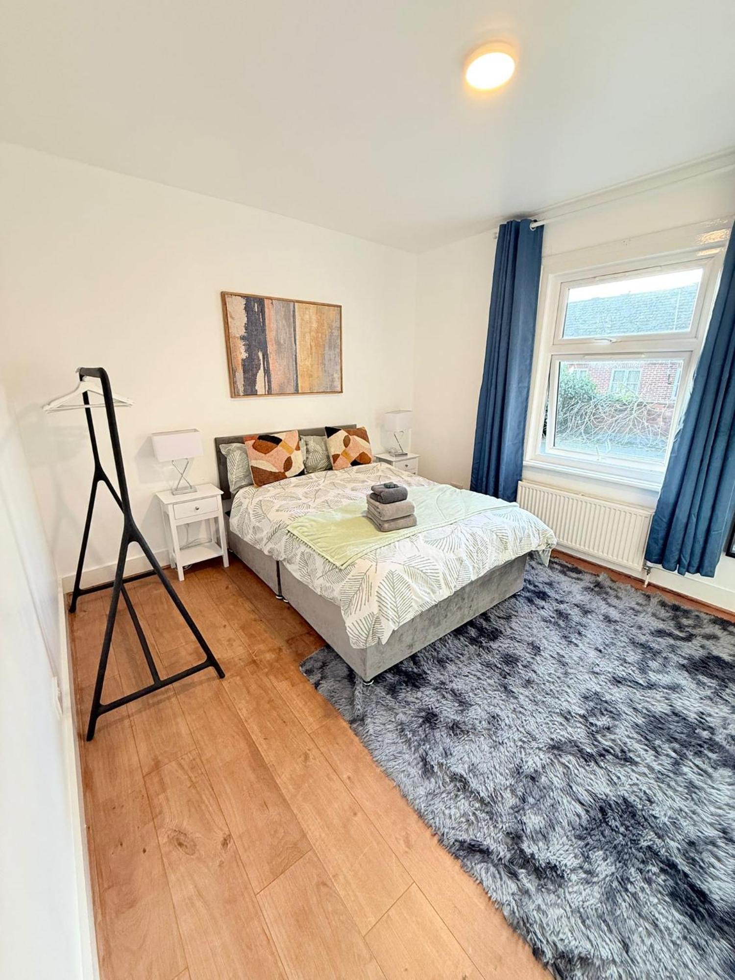 Cricklewood Broadway Guest Home London Exteriör bild