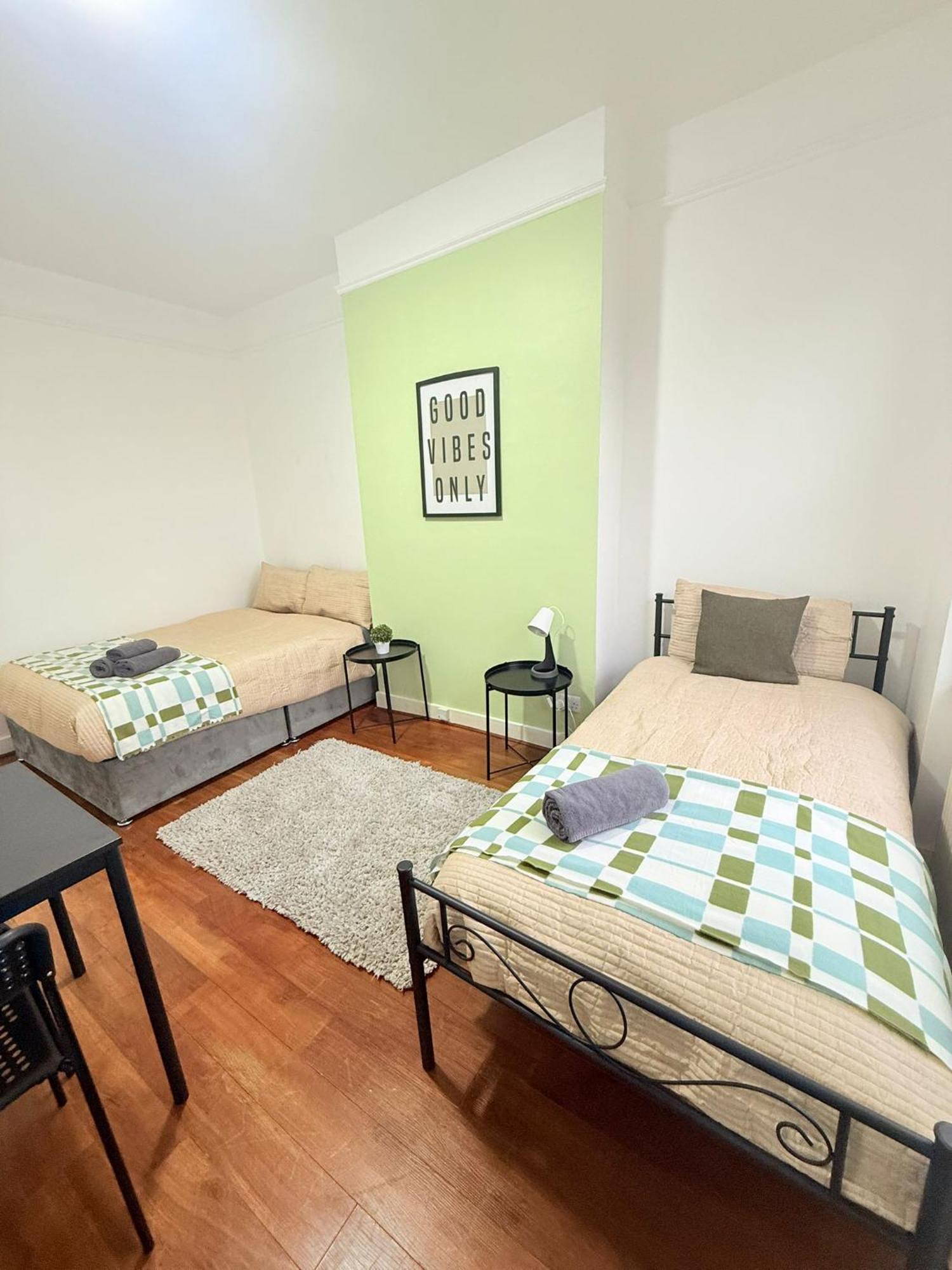 Cricklewood Broadway Guest Home London Exteriör bild